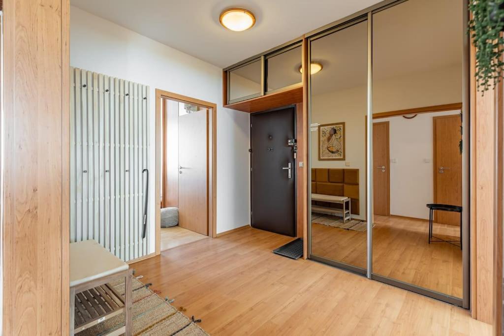 Duna Retreat: City Serenity Bratislava Exterior foto